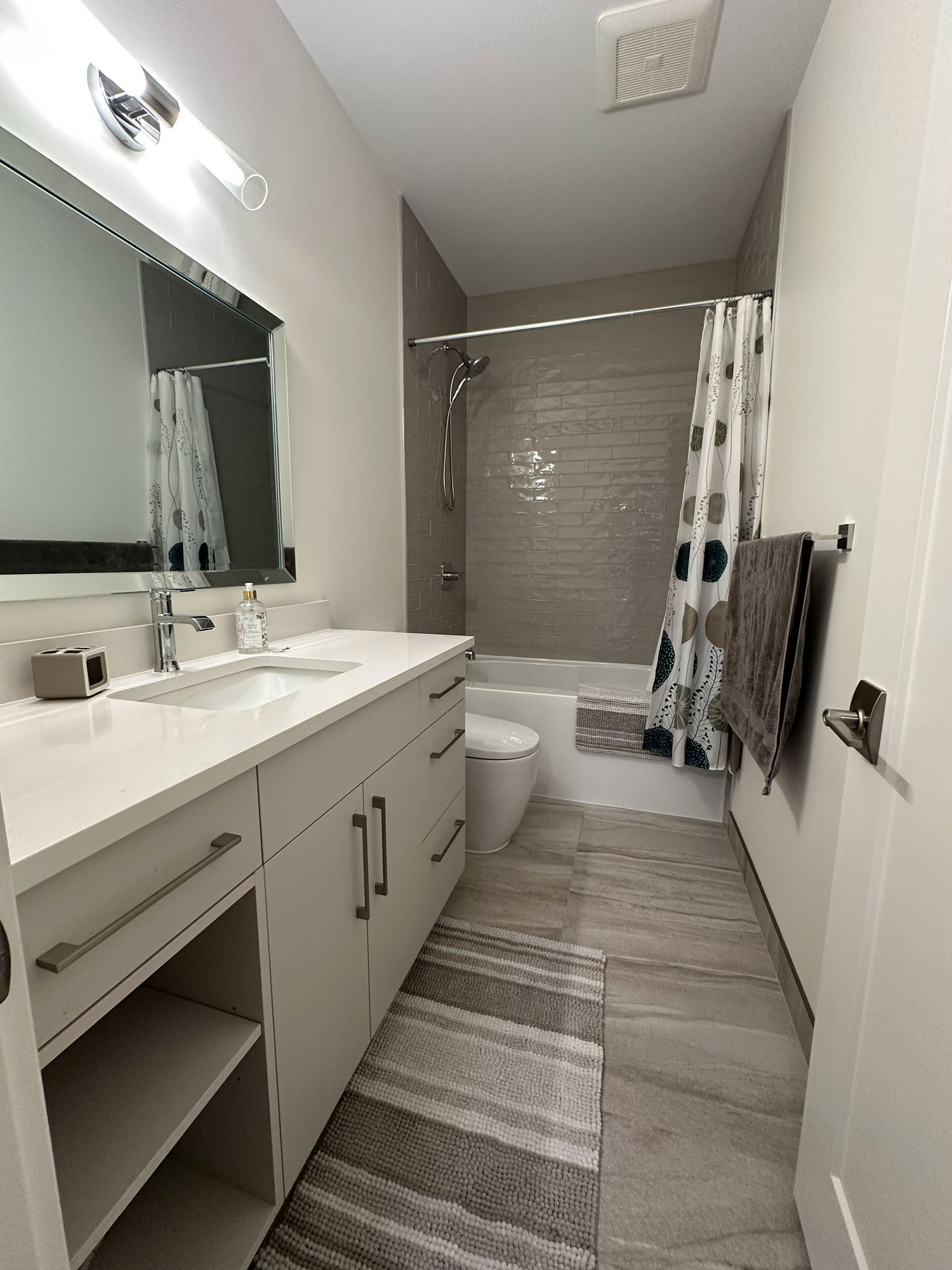 Cordova Bay New House Gallery 11